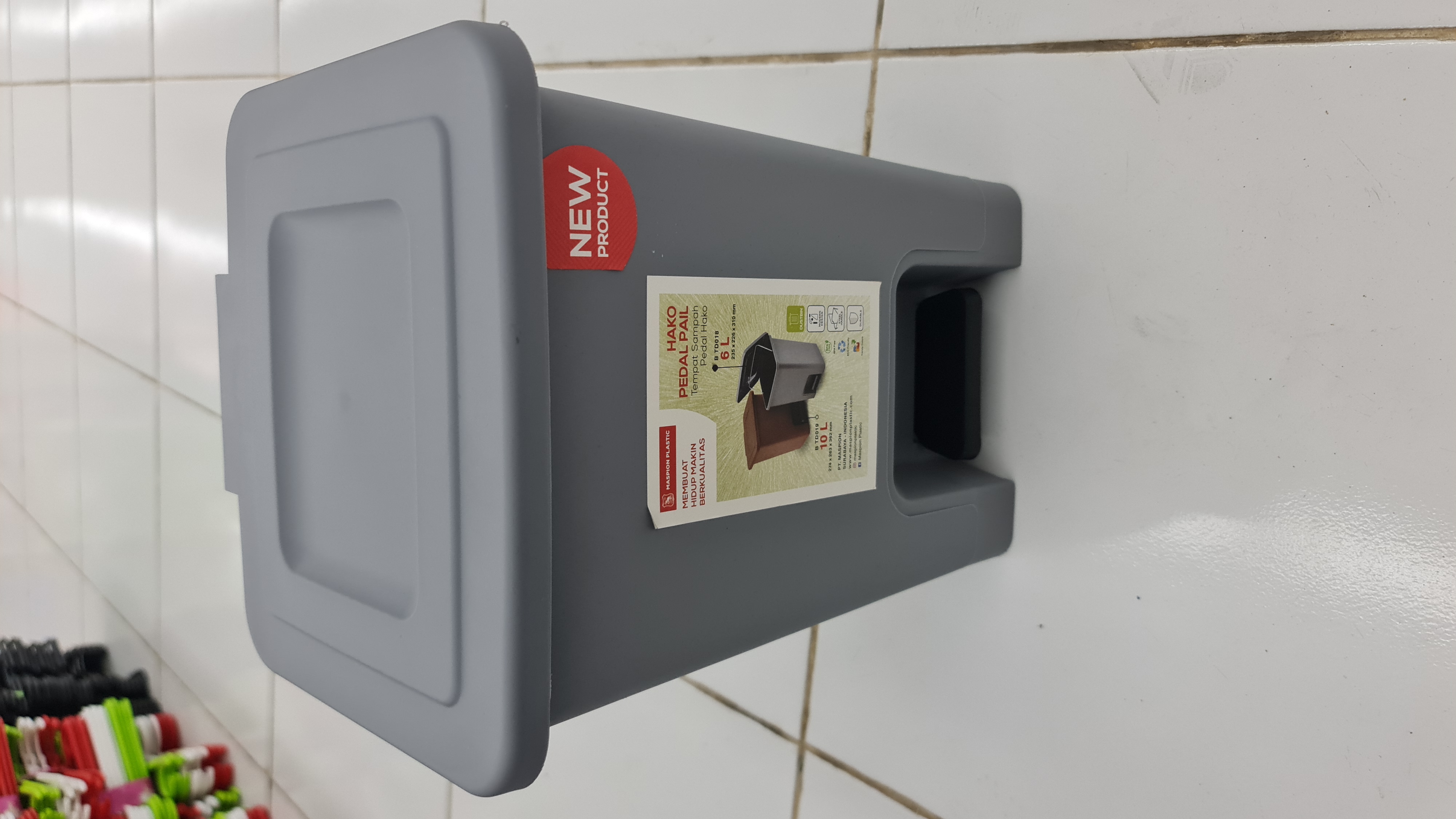 Tempat Sampah 8 L