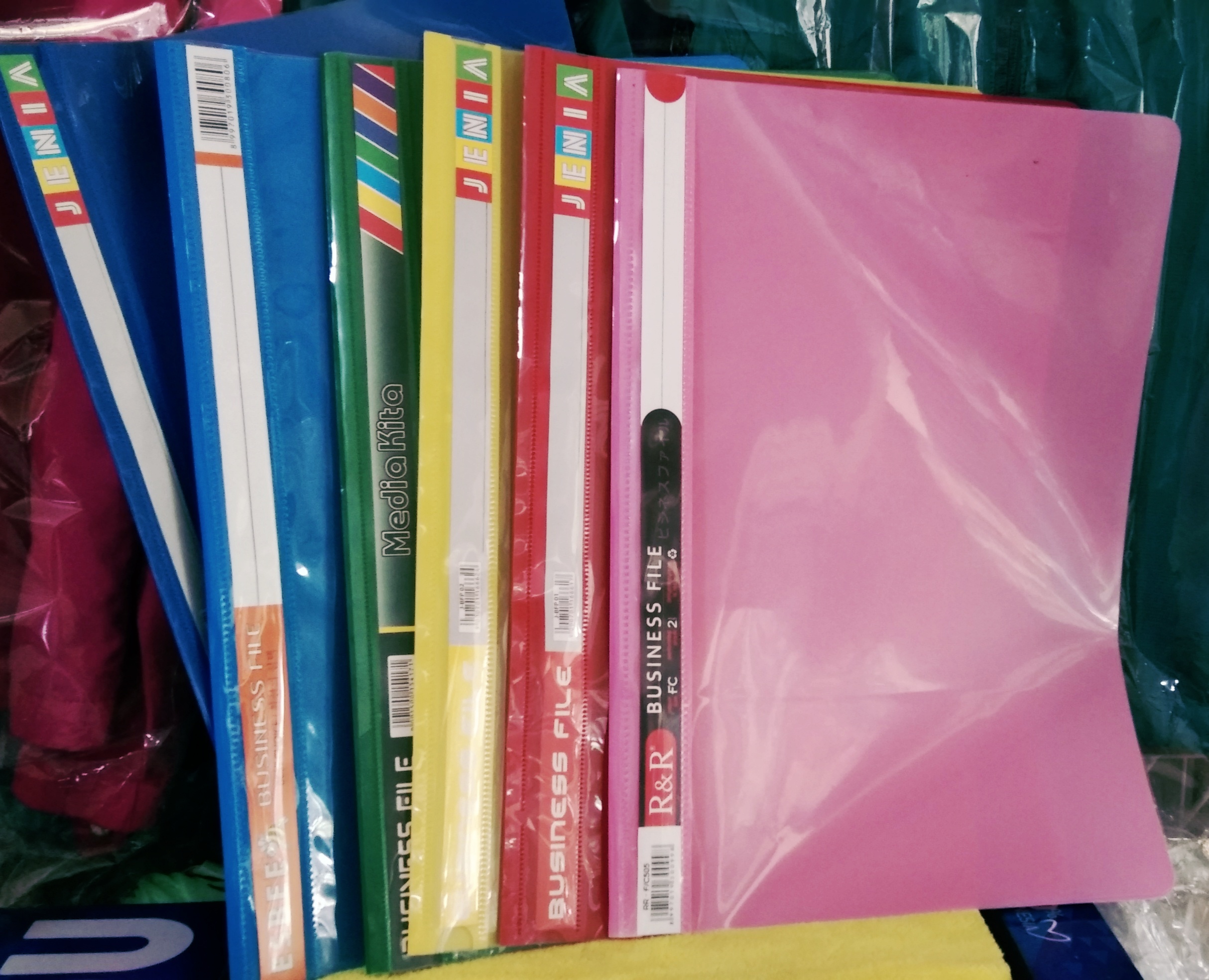 Map Snelhecter warna merah, biru, ungu, putih, hijau, kuning, abu-abu, pink