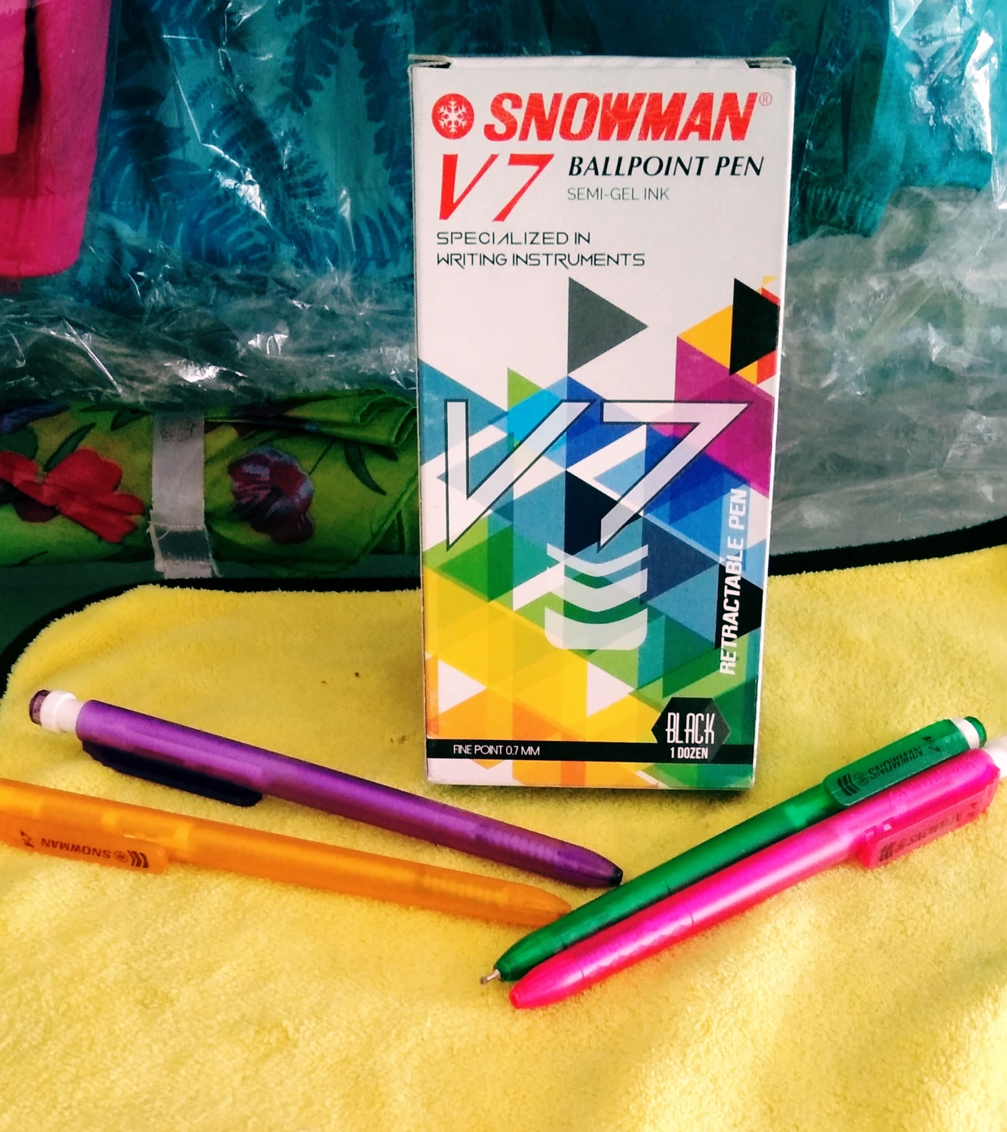 Snowman V7 Hitam, Biru, Merah