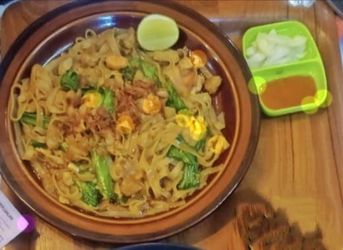 KWETIAU GORENG 