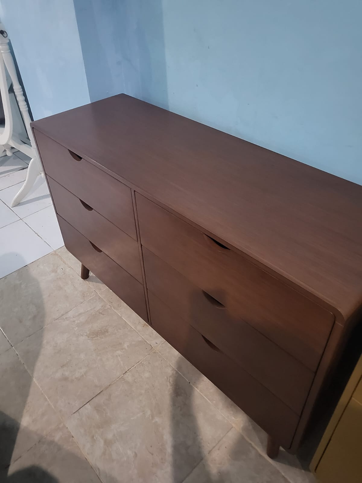 SIDE BOARD
