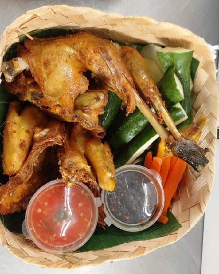 AYAM GORENG MANO KAMPUNG PER EKOR