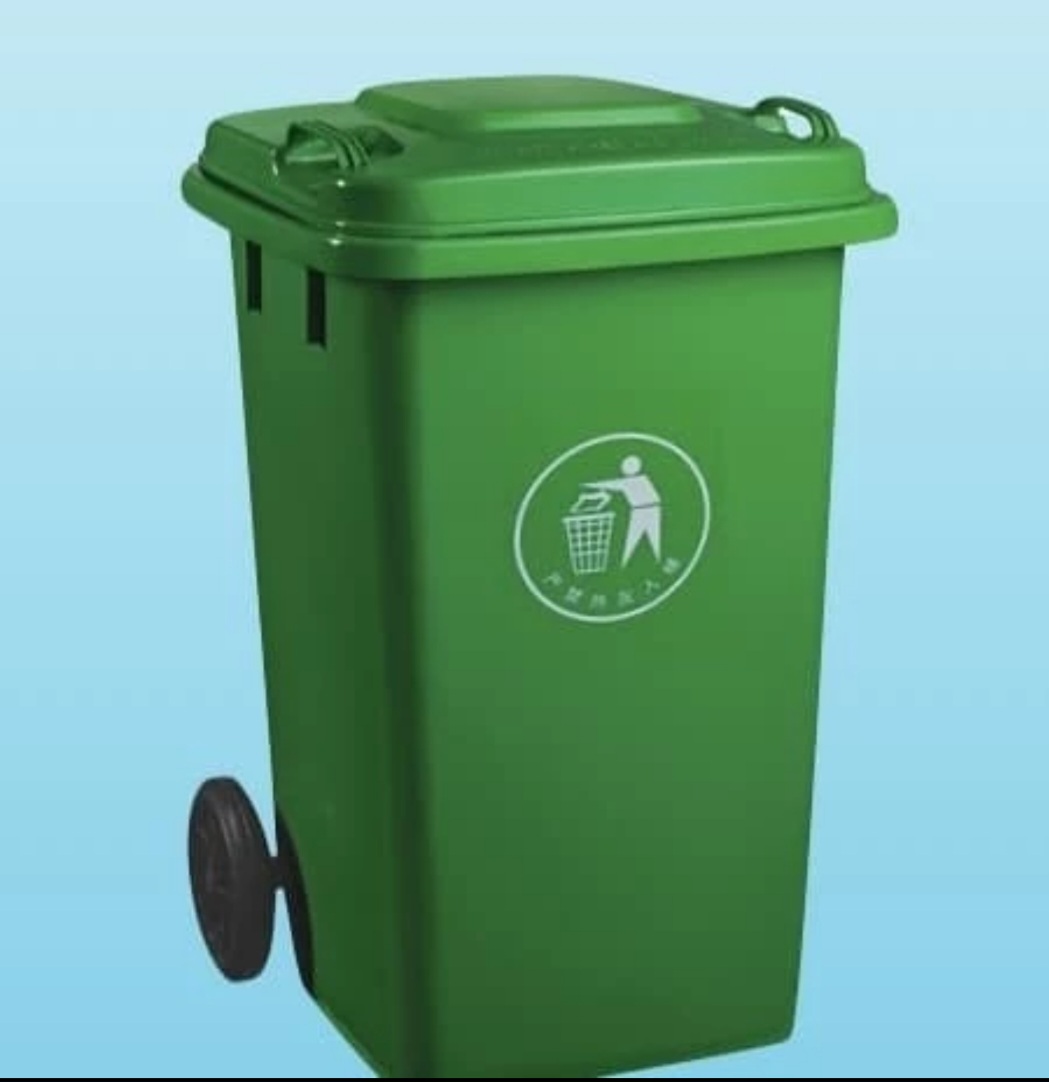 Tempat Sampah Besar