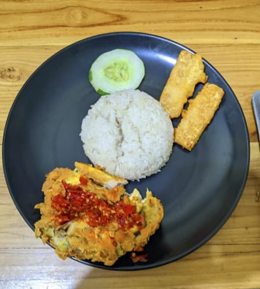 NASI AYAM GEPREK KOTA SPESIAL