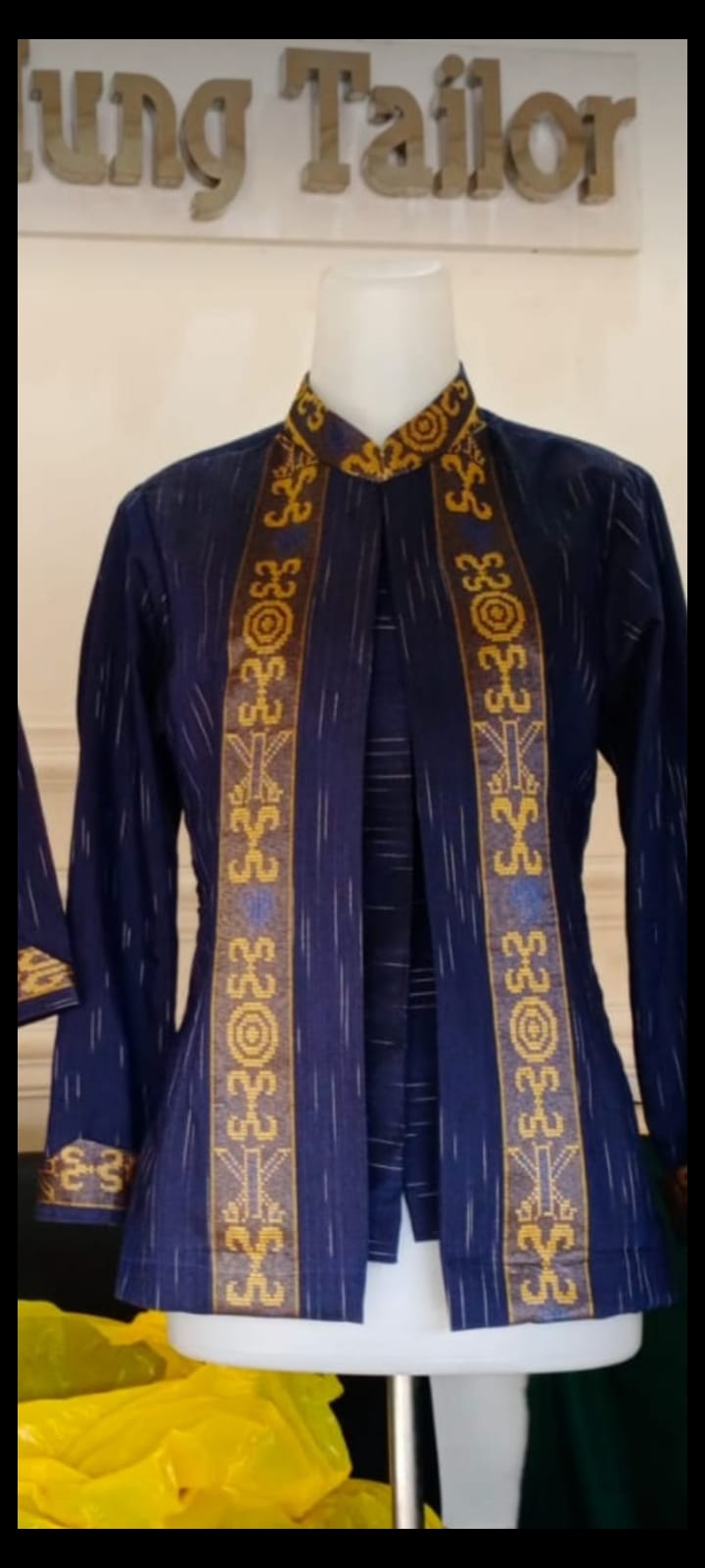 Baju Tenun 
