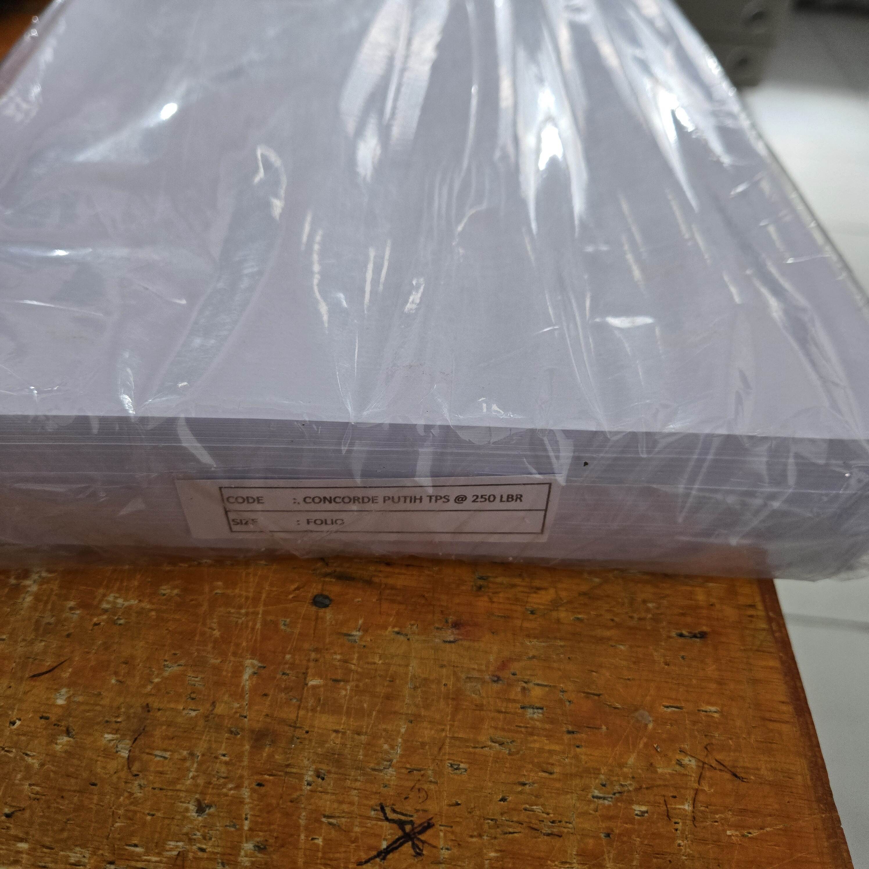Kertas concorda tipis