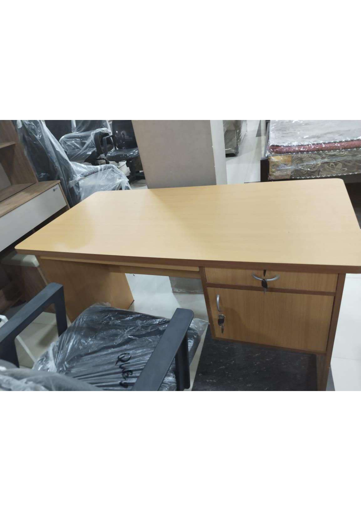 Meja Biro Kantor