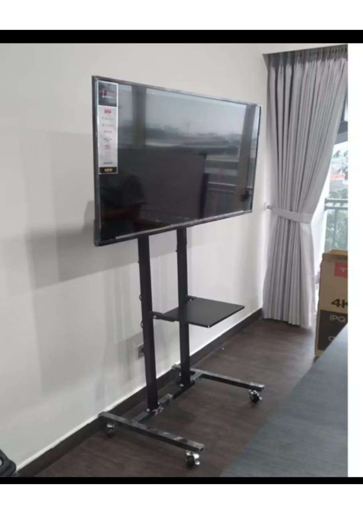 BRAKET TV STANDING