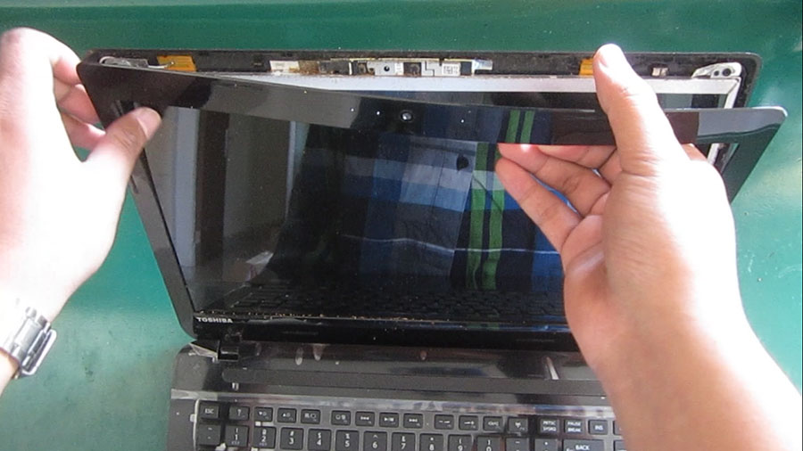 Jasa Pemasangan LCD Laptop 14 Inch