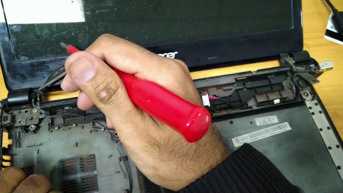 Jasa Servis Engsel dan Casing Laptop Pecah