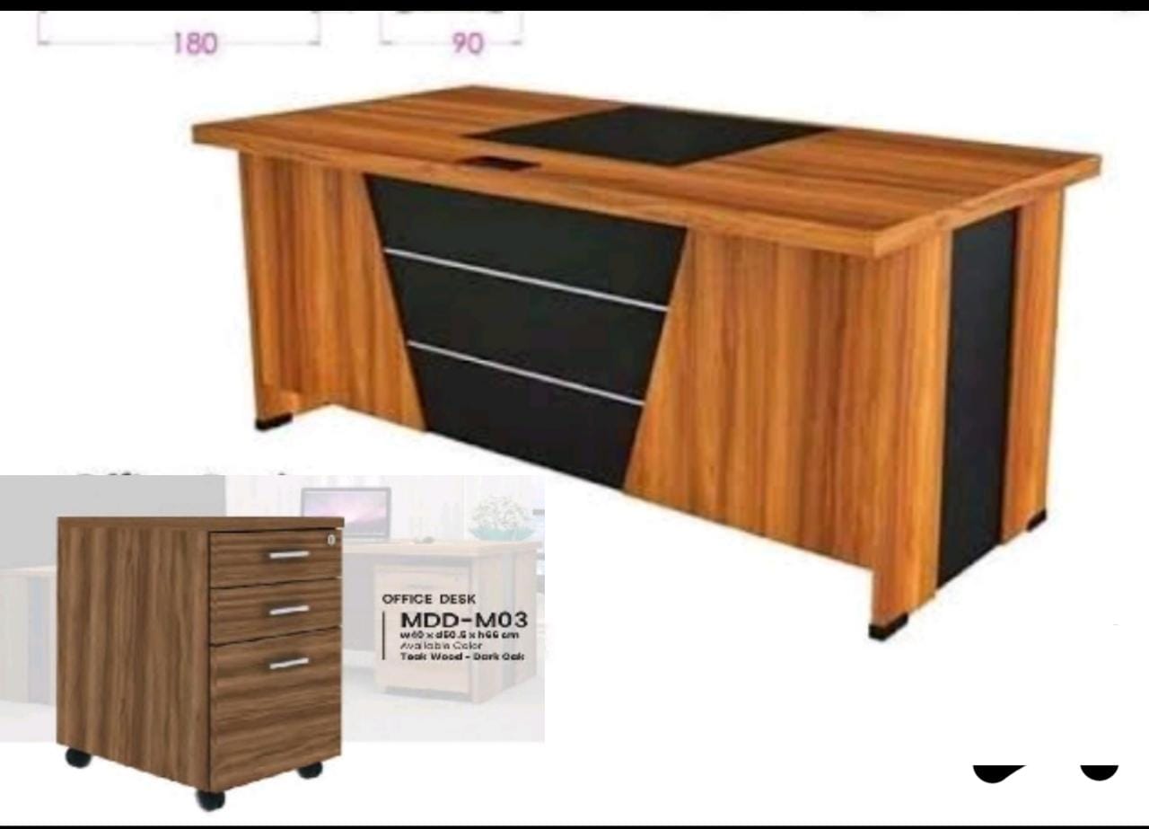 Meja direktur