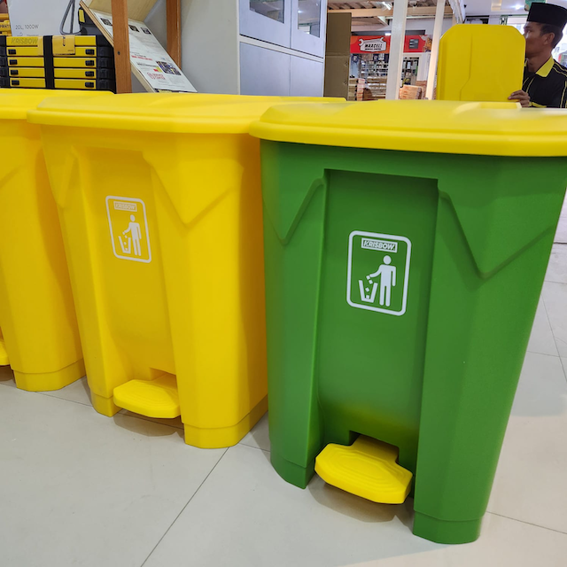 TEMPAT SAMPAH BESAR 