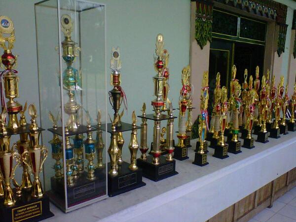 PIALA/TROPHY