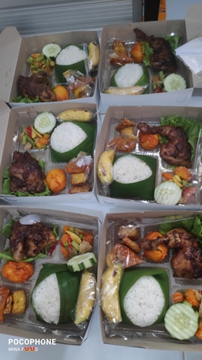 Nasi Ayam Bakar Mina food