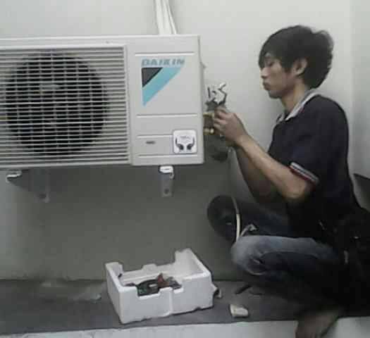 SERVICE AIR CONDITIONER