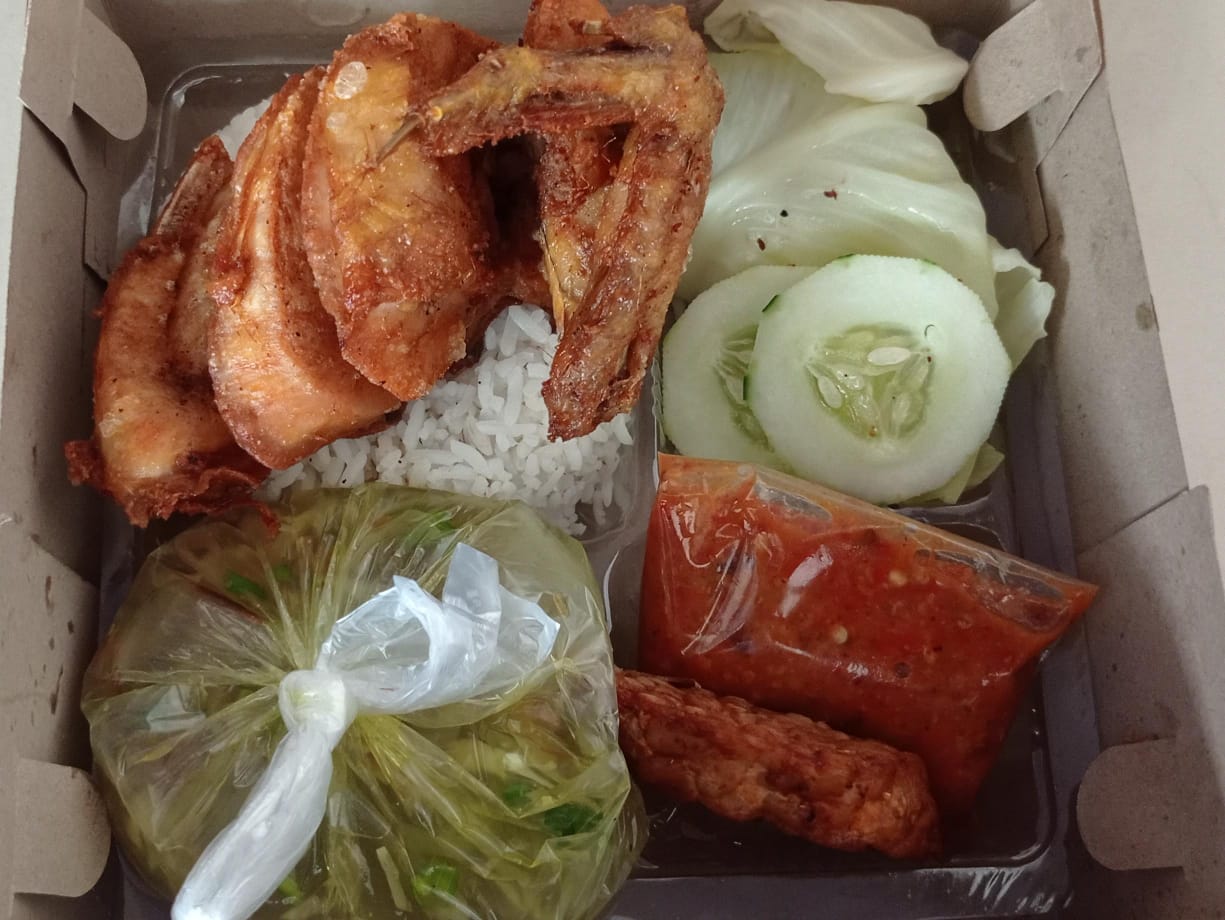 Nasi Ayam Goreng 