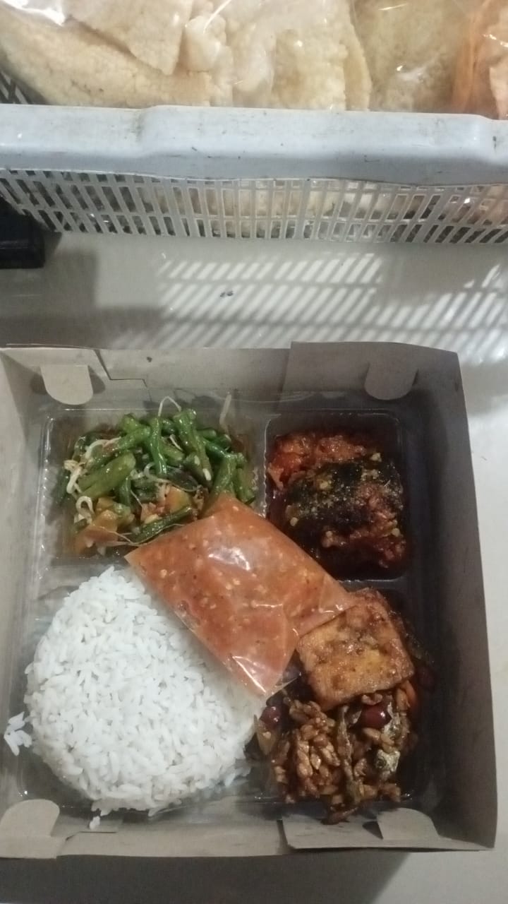 Nasi Ikan Goreng Bumbu