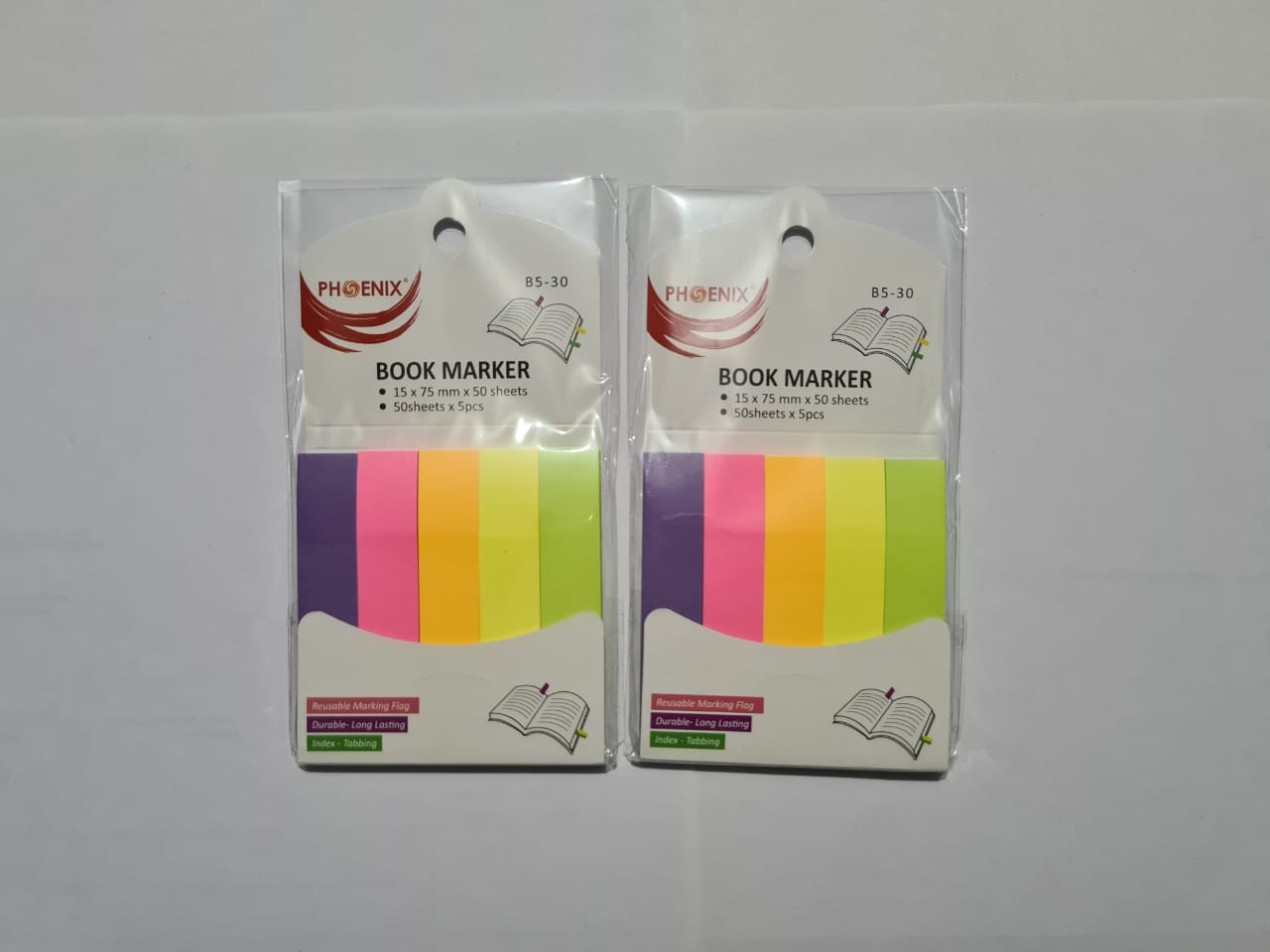 pembatas Kertas kecil (stick note)